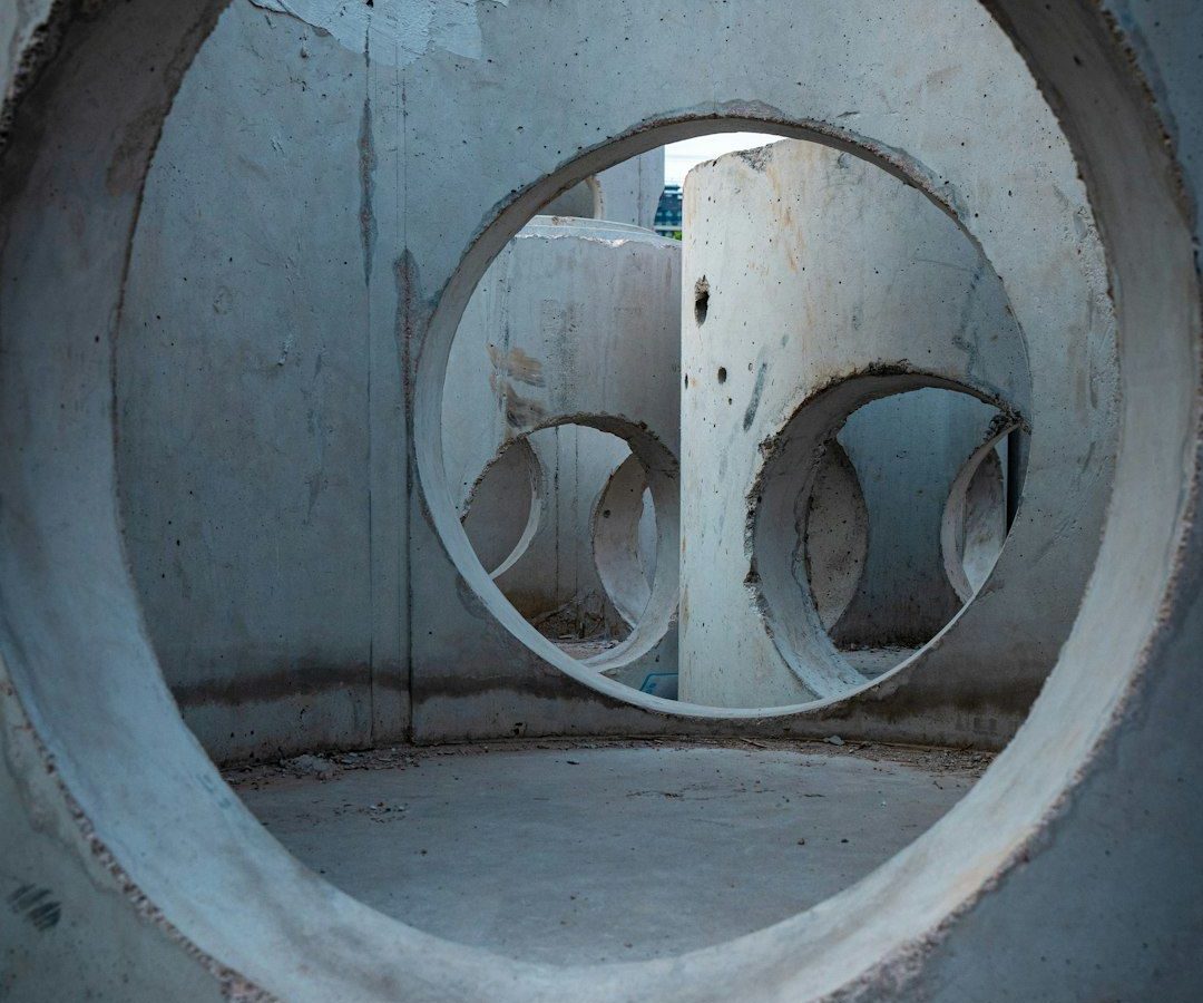 Cuve béton pour l&rsquo;eau de pluie : pose enterrée, équipement, démarches